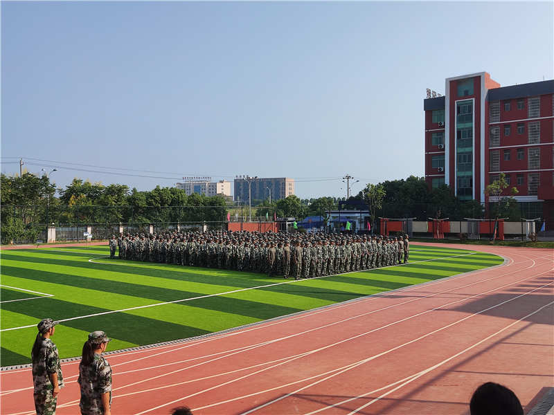 吉安市理工技工學校2021級新生國防素養(yǎng)訓練活動圓滿結束