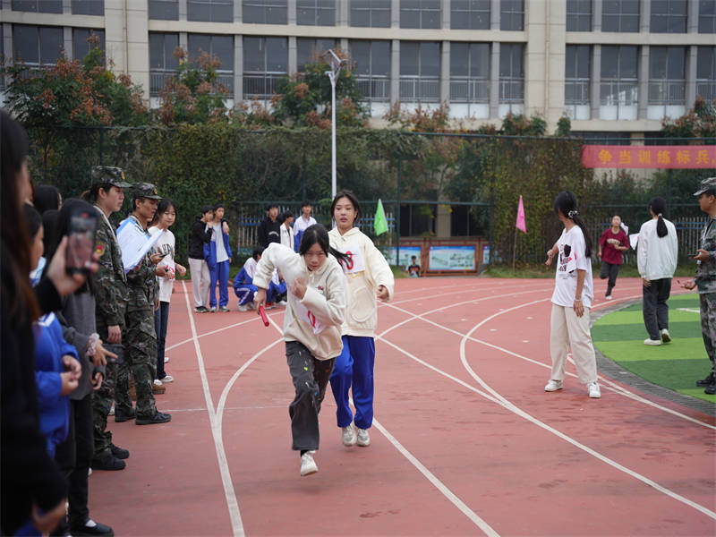 第三屆校園趣味運(yùn)動會精彩瞬間（2）